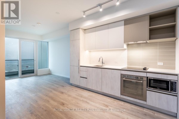 3801 - 7890 Jane Street, Vaughan, ON L4K0K9 Photo 5
