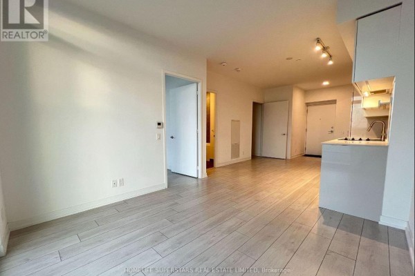 Kitchen - 3801 - 950 Portage Parkway, Vaughan, ON L4K0J7 Photo 3