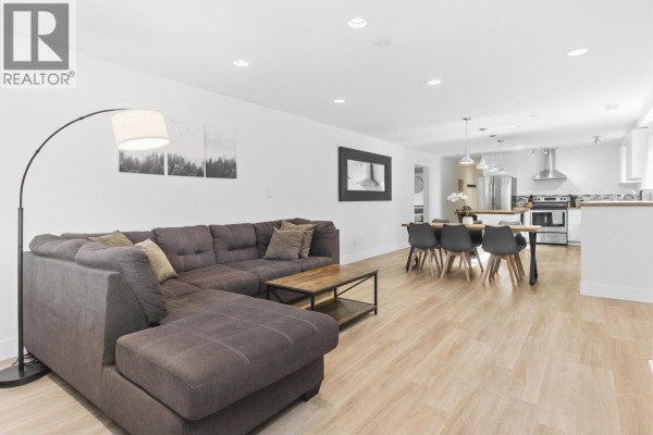 38012 Fifth Avenue, Squamish, BC V8B0B4 Photo 3
