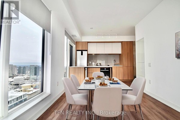 Kitchen - 3803 - 395 Square One Drive, Mississauga, ON L5B0P6 Photo 2