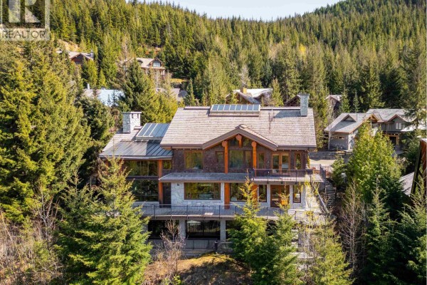 3803 Sunridge Place, Whistler, BC V0N1B3 Photo 2