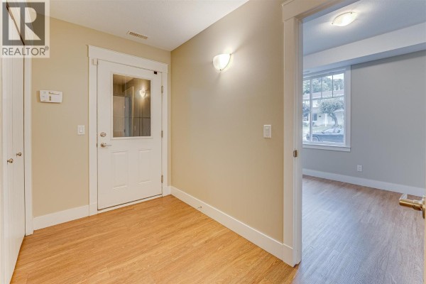 5pc Ensuite bath - 3804 32 Avenue Unit# 3, Vernon, BC V1T2N3 Photo 5