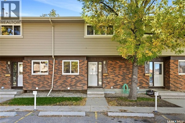 Kitchen - 3804 Castle Road, Regina, SK S4S6M7 Photo 2