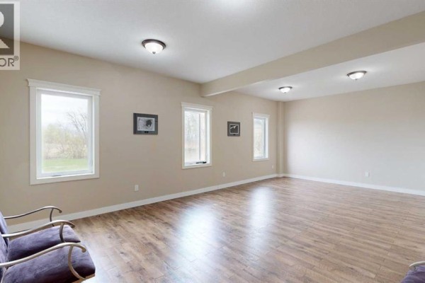Living room - 38048 Rr 19-4, Rural Stettler No  6, County Of, AB T0C2L0 Photo 5