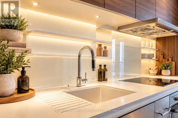 3805 - 45 Charles Street E, Toronto, ON M4Y0B8 Photo 3