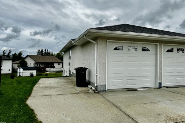 3806 44a Av, Drayton Valley, AB T7A1V9 Photo 5