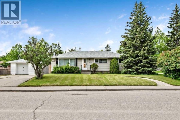 Kitchen - 3807 25 Avenue Sw, Calgary, AB T3E0L3 Photo 2