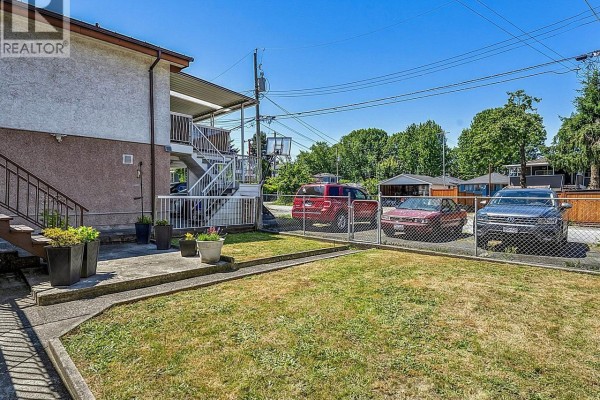 3807 Victoria Drive, Vancouver, BC V5N4M7 Photo 4