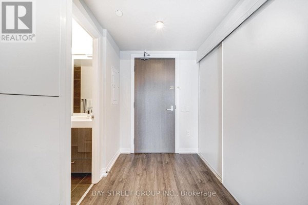 Kitchen - 3809 - 251 Jarvis Street, Toronto, ON M5B0C3 Photo 3