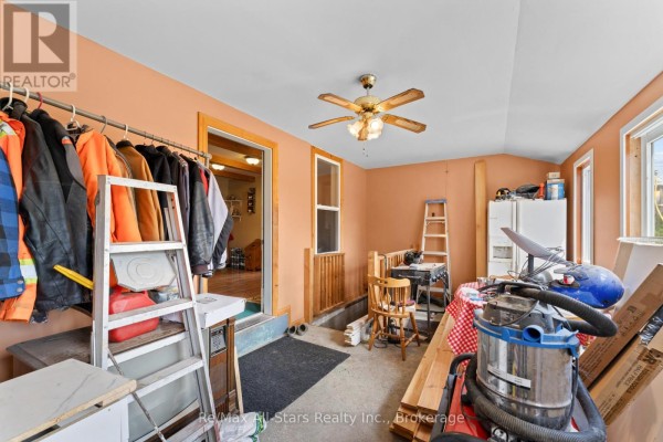 Primary Bedroom - 381 Burnt River Road, Kawartha Lakes, ON K0M1C0 Photo 5