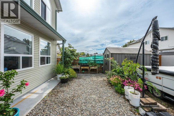 Full bathroom - 381 Rigsby Street Unit# 102, Penticton, BC V2A5S8 Photo 4