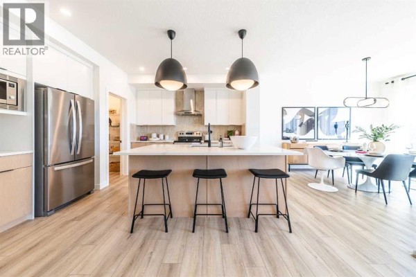 4pc Bathroom - 381 Sora Park Se, Calgary, AB T3S1C4 Photo 2