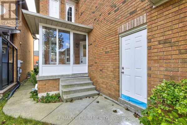 Kitchen - 3812 Craighurst Avenue, Mississauga, ON L5N6T7 Photo 3