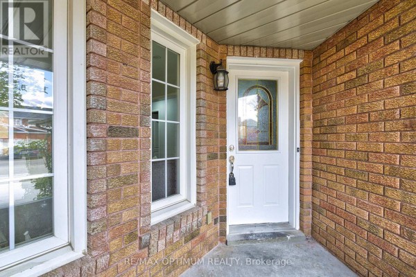 Family room - 3812 Craighurst Avenue, Mississauga, ON L5N6T7 Photo 4