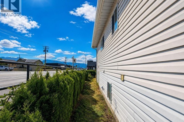 Kitchen - 3813 14th Ave, Port Alberni, BC V9Y5C1 Photo 5