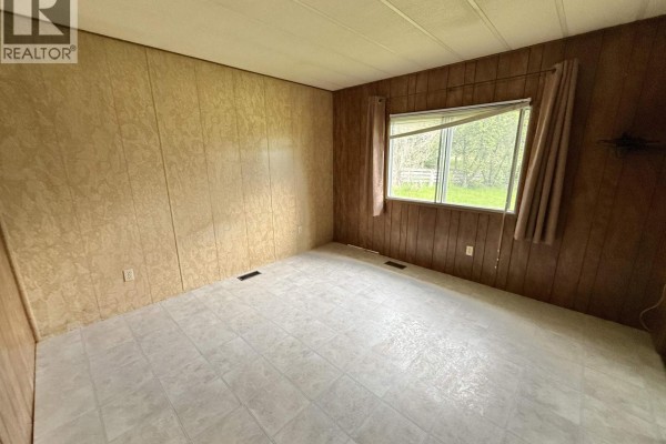 Bedroom 2 - 3813 Loloff Crescent, Quesnel, BC V2J6E3 Photo 3
