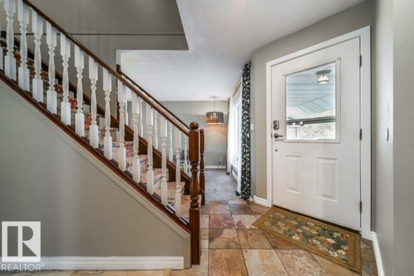 Family room - 3815 36 Av Nw, Edmonton, AB T6L5R8 Photo 4