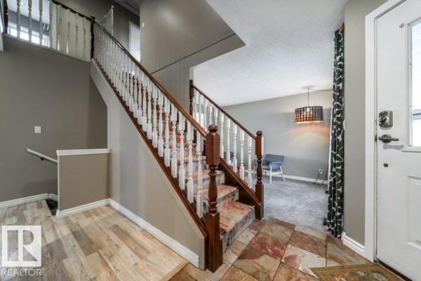 Primary Bedroom - 3815 36 Av Nw, Edmonton, AB T6L5R8 Photo 5