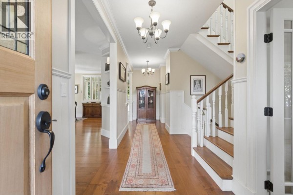 3815 Sunnycrest Drive, North Vancouver, BC V7R3C5 Photo 4