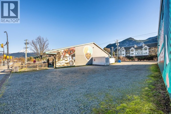 38188 & 38192 Cleveland Avenue, Squamish, BC V8B0K1 Photo 4