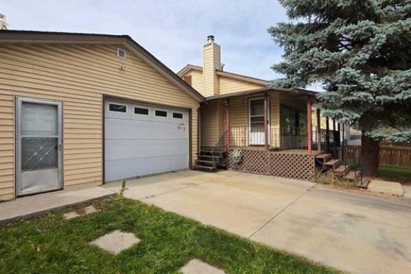 Bedroom - 3819 1 Street Ne, Calgary, AB T2E3E1 Photo 2
