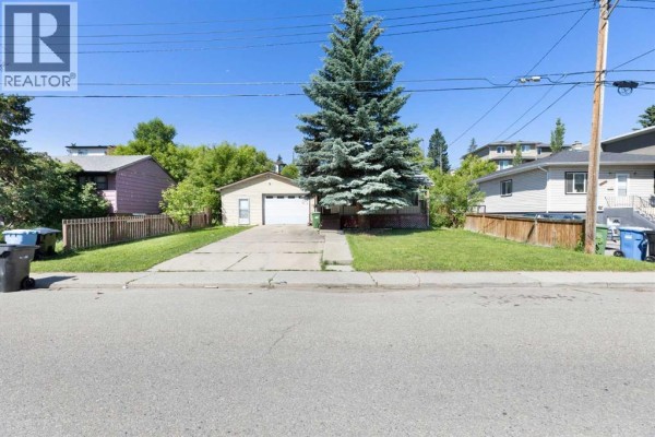 Living room - 3819 1 Street Ne, Calgary, AB T2E3E1 Photo 5