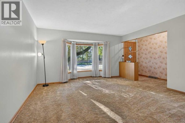 Primary Bedroom - 3819 Charleswood Drive Nw, Calgary, AB T3A0T5 Photo 5