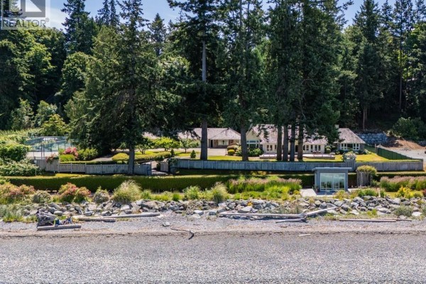 382 Judges Row, Qualicum Beach, BC, photo 2