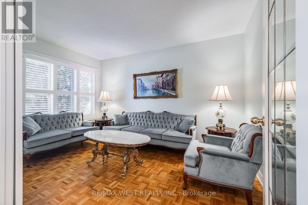 Eating area - 382 Melville Avenue, Vaughan, ON L6A2N8 Photo 4