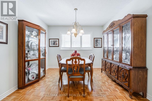 Family room - 382 Melville Avenue, Vaughan, ON L6A2N8 Photo 5