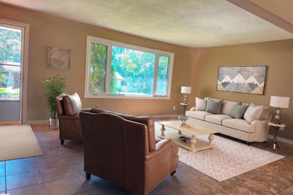 Family room - 3822 114 Av Nw, Edmonton, AB T5W0S6 Photo 3