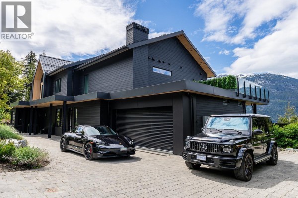 3824 Sunridge Drive, Whistler, BC V8E0W1 Photo 4