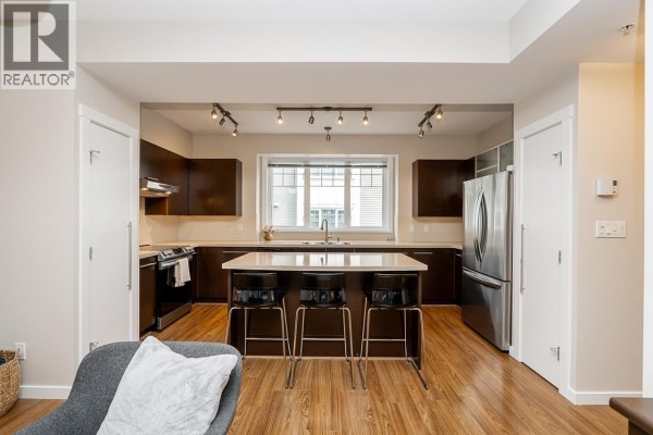 3826 Welwyn Street, Vancouver, BC V5N3Y9 Photo 5