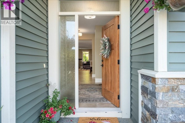 3827 Jingle Pot Rd, Nanaimo, BC, photo 3