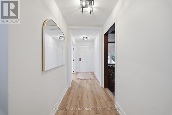 Great room - 3828 St Peter Avenue, Niagara Falls, ON L2J2N6 Photo 4