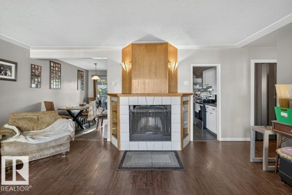Bedroom 2 - 3829 110 Av Nw, Edmonton, AB T5W0H8 Photo 5