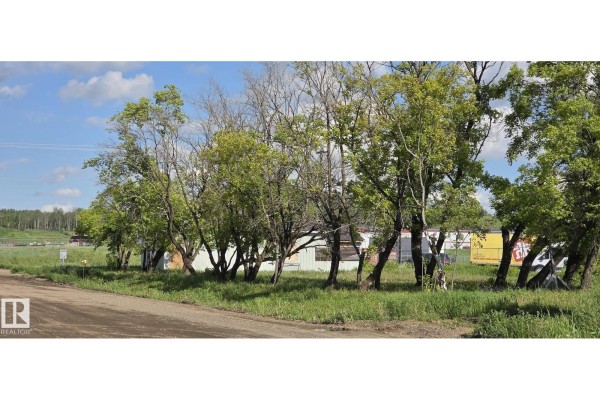 3829 50 St, Cold Lake, AB T9M1K6 Photo 4
