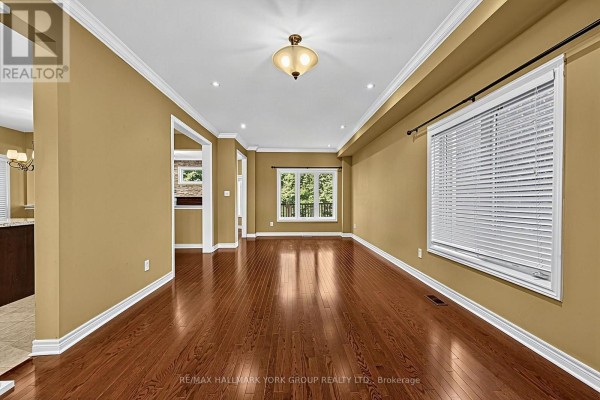 Family room - 383 Gilpin Drive, Newmarket, ON L3X3H2 Photo 5