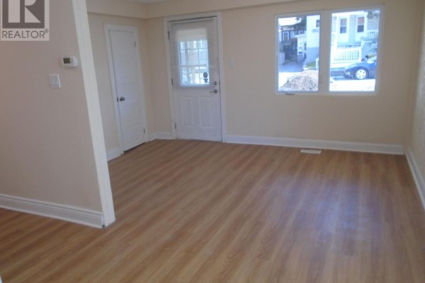 383 Montfort Street N, Ottawa, ON, photo 2