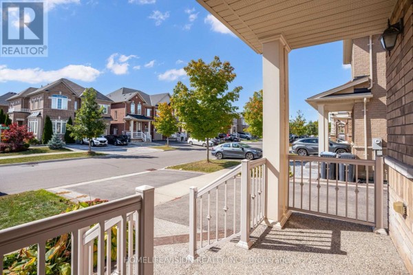 383 Royal West Drive, Brampton, ON, photo 3