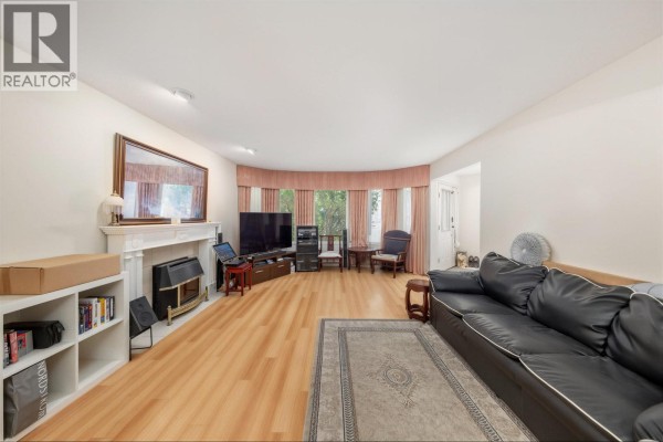 3830 Mckay Drive, Richmond, BC V6X3R5 Photo 4