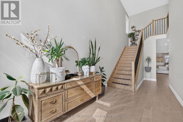 Foyer - 3832 Campbell Street N, London South, ON N6P0J8 Photo 5