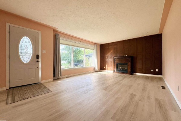 3834 110 Av Nw, Edmonton, AB, photo 2