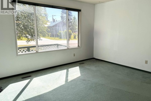 Primary Bedroom - 3845 9th Avenue, Smithers, BC V0J2N0 Photo 5