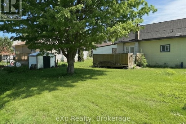 Bathroom - 385 11th Avenue, Hanover, ON N4N2R7 Photo 4