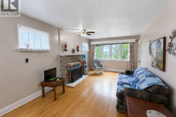 4pc Bathroom - 385 19th Street W, Prince Albert, SK S6V4C8 Photo 5