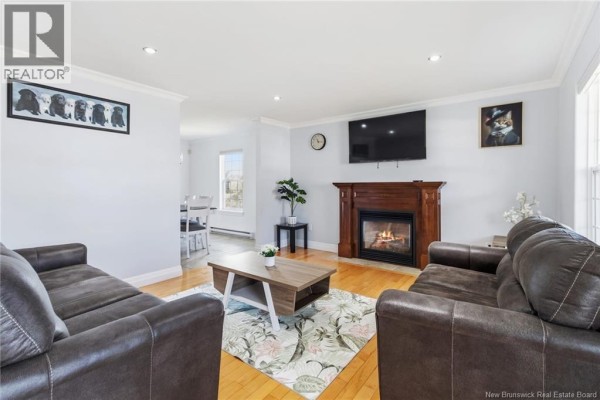 Living room - 385 Mandeville Street, Dieppe, NB E1A6V6 Photo 3
