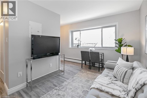 Bedroom - 385 Melvin Avenue Unit# 207, Hamilton, ON L8H2K6 Photo 3