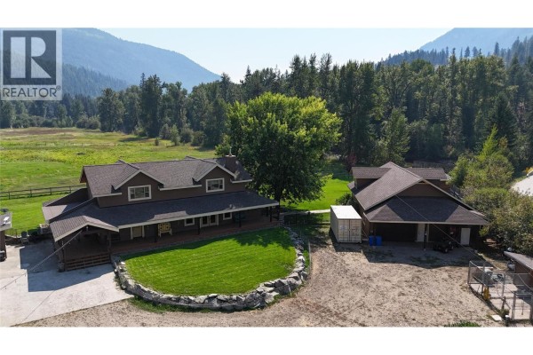 Laundry room - 3850 Blythe-rhone Road, Westbridge, BC V0H1Y0 Photo 5