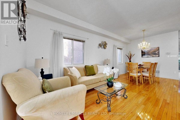 Family room - 3852 Brinwood Gate, Mississauga, ON L5M7H2 Photo 5